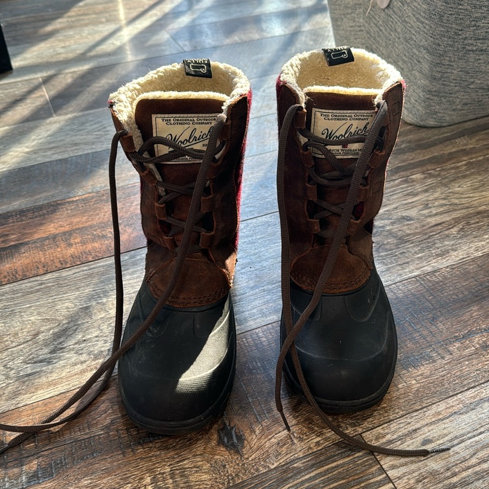 Woolrich Brown and Black Winter Boots